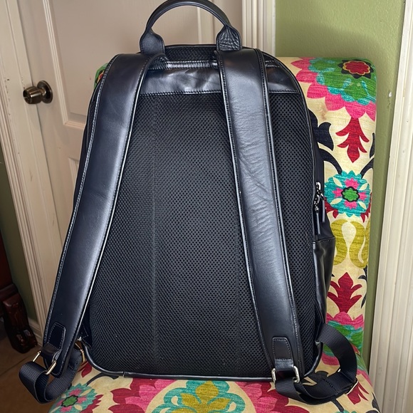 ISM backpack ๐ - Picture 3 of 5